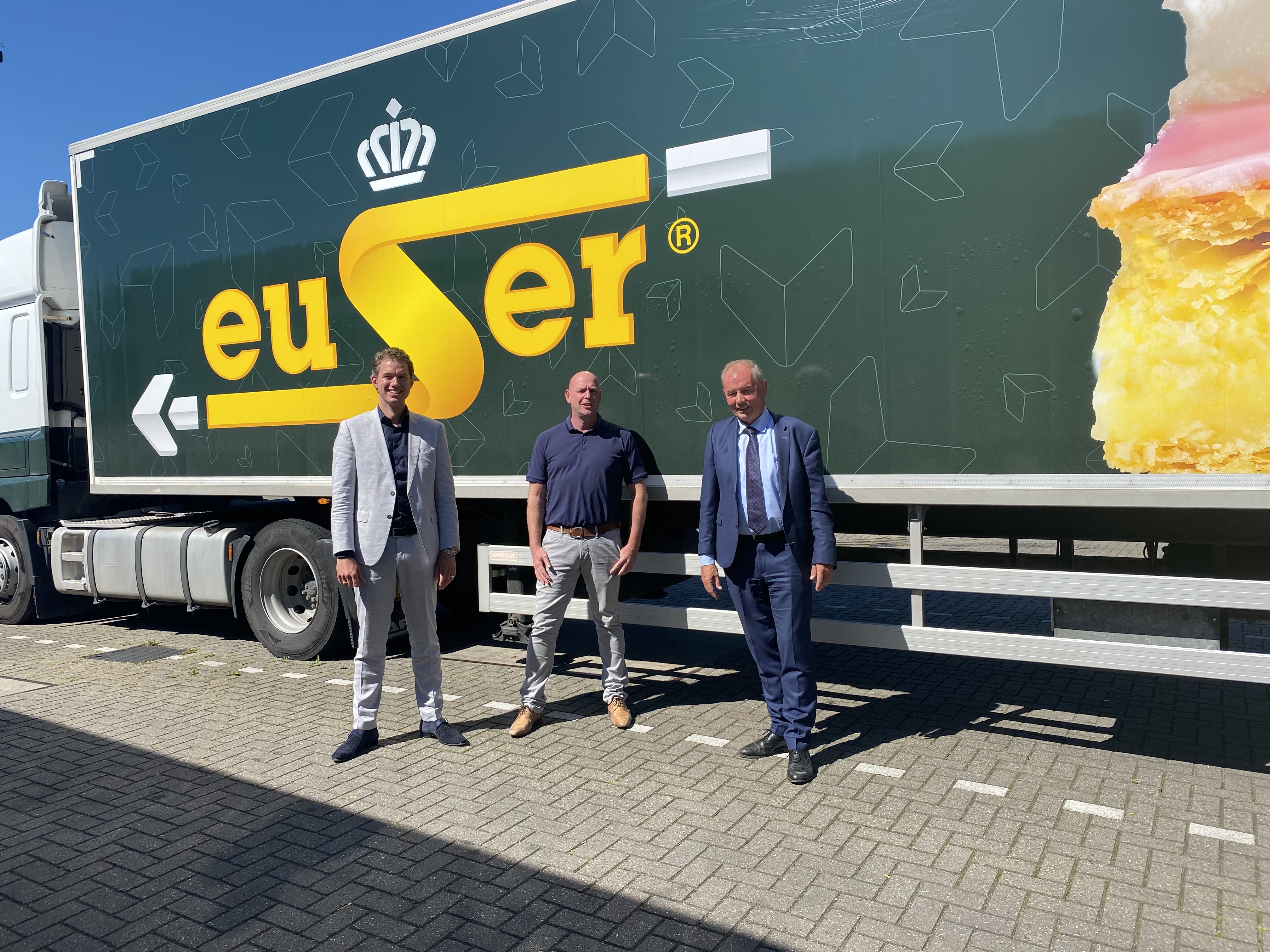 Ames feliciteert Euser met jubileum en koninklijke onderscheiding