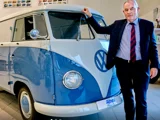 Ames Volkswagen Classic car busje met Leen de Koning