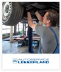 Monteur aan het werk met Autoservice Lekkerland logo